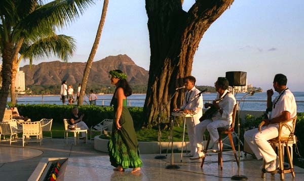 Hula at the Halekulani