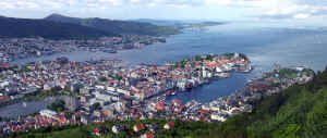 Pan View of Bergen Bay (83404 bytes)
